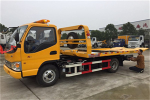 铜官山区哪里有拖车服务