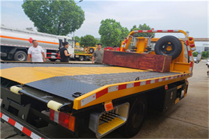 铜官山区附近拖车电话号码服务